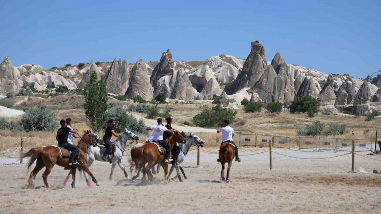 Kapadokya’da Güzel Atlar Podyumda Boy Gösterdi