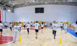 Öğrenciler, belediyenin açtığı fiziksel yeterlilik kursunda sınavlara hazırlanıyor