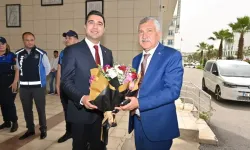 Başkan Zeydan Karalar, Kadirli Belediyesini ziyaret etti