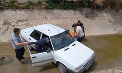 Adana'da, Otomobil sulama kanalına düştü: 1 yaralı