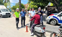 Antalya'da trafik haftası nedeniyle motosiklet sürücülerine kask hediye edildi