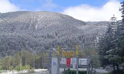 Çankırı, Yıldıztepe Kayak Merkezi'nde mayıs ayında kar yağışı etkili oldu