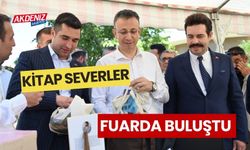 KADİRLİ'DE KİTAPSEVERLER, FUARDA BİR ARAYA GELDİ