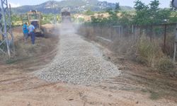 Tarsus Belediyesi’nin kırsal mahallelerdeki yol yenileme çalışmaları sürüyor