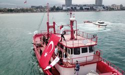 Denizde 15 Temmuz kapsamında Türk Bayrağı açıldı