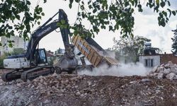 Kepez Belediyesi, 4 metre genişliğinde su tahliye kanalı inşa ediyor