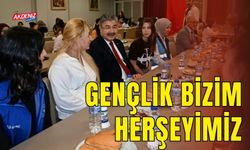 OSMANİYE VALİSİ YILMAZ, KIZ YURDUNDA ÖĞRENCİLERLE YEMEK YEDİ