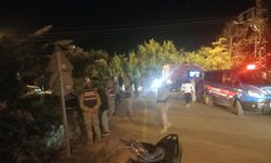 Hatay'da motosikletli dereye uçtu