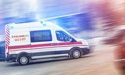 Ambulansla iki aracın karıştığı kazada 3 kişi yaralandı