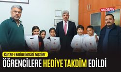 OSMANİYE: MÜFTÜ ERDEM, ÖĞRENCİLERE HEDİYE TAKDİM ETTİ