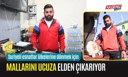 Suriyeli esnaflar ülkelerine dönmek için mallarını ucuza elden çıkarıyor