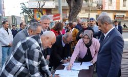 Antalya'da Aile Korunsun İmzaları Toplanıyor