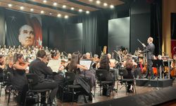 Antalya Devlet Senfoni Orkestrası çocuklara özel konser verdi