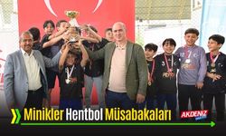 Minikler hentbol müsabakalarına 13 okul takımı katıldı