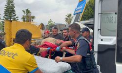 Antalya'da Kontrolden Çıkan Zift Kamyonu Ortalığı Felç Etti