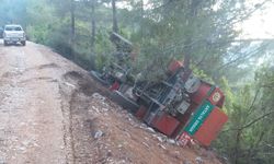 Antalya'da Yangına Arazöz Devrildi
