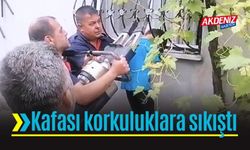 Başını demir korkuluklara sıkıştıran çocuk kurtarıldı