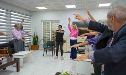 Emekliler “Sağlık İçin Hareket Et Günü”nde Hem Egzersiz Yaptı Hem Bilgilendi