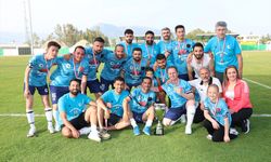 Gülnar Belediyespor'dan Şampiyonluk Kupası Sevinci