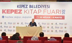 Şükrü Erbaş, "Ben Annemin Hecesiyim" ile Kepez Kitap Fuarı’nda