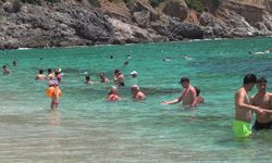 Alanya Sahilleri Sıcaktan Kaçanların Akınına Uğradı
