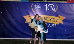 ALKÜ Mezuniyet Töreninde Duygusal Anlar: Anne-Kız Birlikte Mezun Oldu
