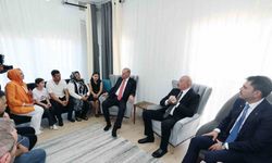 Cumhurbaşkanı Erdoğan ve Aliyev'den Depremzede Aileye Ziyaret