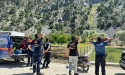 Kayalıklardan düşen emekli polis memuru hayatını kaybetti