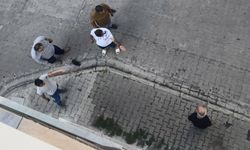 Mersin'de Sokakta Eşini Bıçakla Rehin Aldı