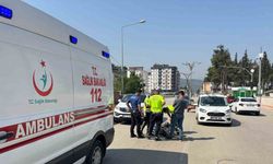 Osmaniye'de Otomobillerle Çarpışan Motosiklet Sürücüsü Yaralandı