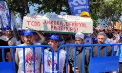 TÜRK-İŞ’ten Hükûmete Zam Tepkisi: Bakanlık Önüne Yürüyüşle Mesaj Verdiler