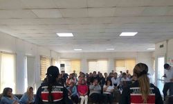 Aksaray Jandarması, çalışan kadınlara KADES eğitimi veriyor