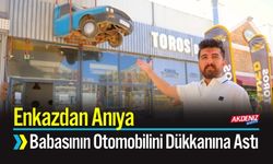 Enkazdan Anıya: Babasının Otomobilini Dükkanına Astı