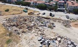 Foça'da Moloz ve Çöp Kirliliği Tepki Çekiyor