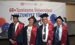 Kıbrıs Gazileri 72 Yaşında Üniversite Kep Attılar