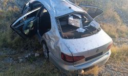 Zeytin Bahçesine Uçan Otomobilde Can Pazarı: Baba Hayatını Kaybetti