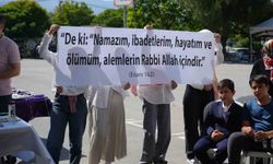 Samsun'daki Yaz Kur'an Kursu Kapanışında İTÜ Mezuniyetindeki Pankart Yeniden Gündem Oldu