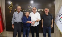 Amasya’nın En Yaşlı Üniversite Öğrencisi Kimliğini Aldı