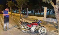 Otomobil, çarptığı motosikleti 70 metre sürükledi: 1 yaralı
