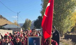 Ağrı'da Köy Yolu Cumhuriyet Coşkusuyla İnledi