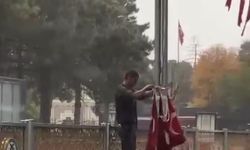 Erzincan'da Bayrakları Toplayan Vatandaşa Tam Not