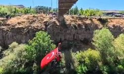 Muradiye Şelalesi’nde Cumhuriyet Coşkusu Zirvede