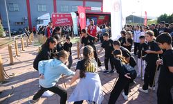 Adana'da Geleneksel Oyunlar Tırı Öğrencileri Büyüledi