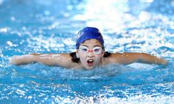 Yüzme havuzları İzmir’de sporun merkezi oldu