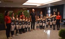 Başkan Zencirci, minik jimnastikcileri ağırladı