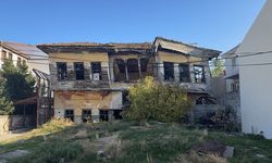 Tehlike Arz Eden Metruk Bina Kontrollü Şekilde Yıkıldı