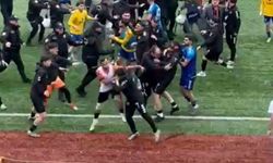 Futbol sahası ringe döndü, 24 kırmızı kart çıktı