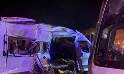 İzmir Kemalpaşa’da İşçi Servisleri Çarpıştı: 15 Yaralı