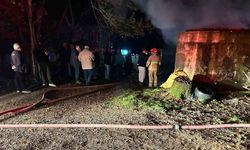 Meteoroloji Uyardı, Garaja Yıldırım Düştü!