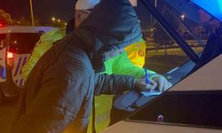 Uyuyan sürücü, kaza sonrası da uyumaya devam etti